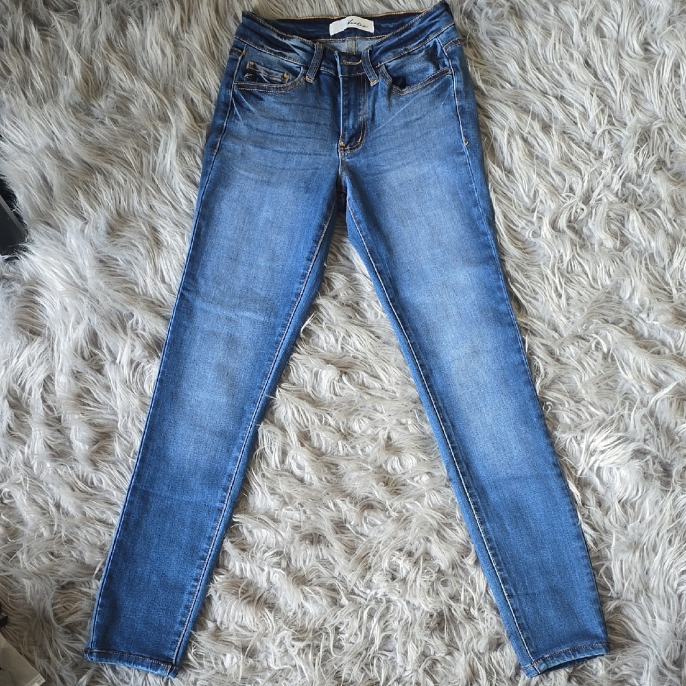 KanCan Women's Skinny Jeans in Medium Blue Wash